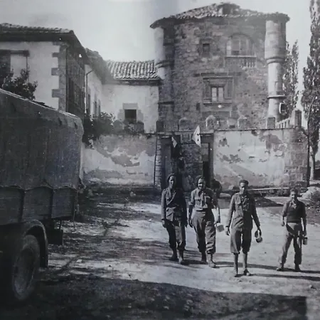 Palacio De Alvarado 3*