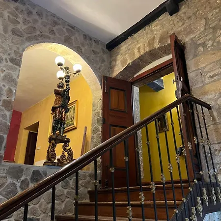 Palacio De Alvarado Hotel