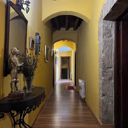 Palacio De Alvarado En Merindades