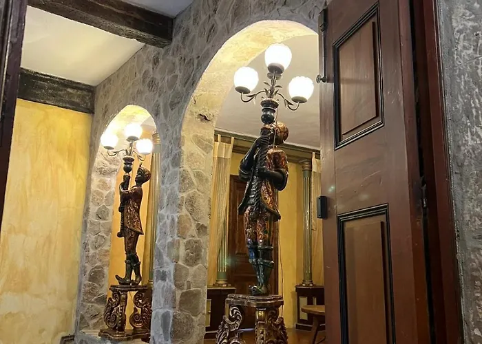 Palacio De Alvarado En Merindades 3*