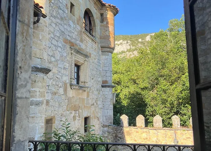 Palacio De Alvarado En Merindades 호텔